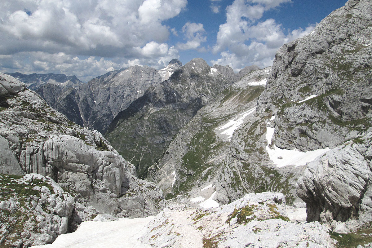 Abstieg von Dolic-Huette ins Vrata-Tal